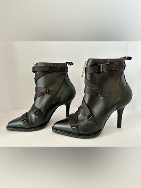 Authentic Chloe Tracy buckle leather boot size 37.5